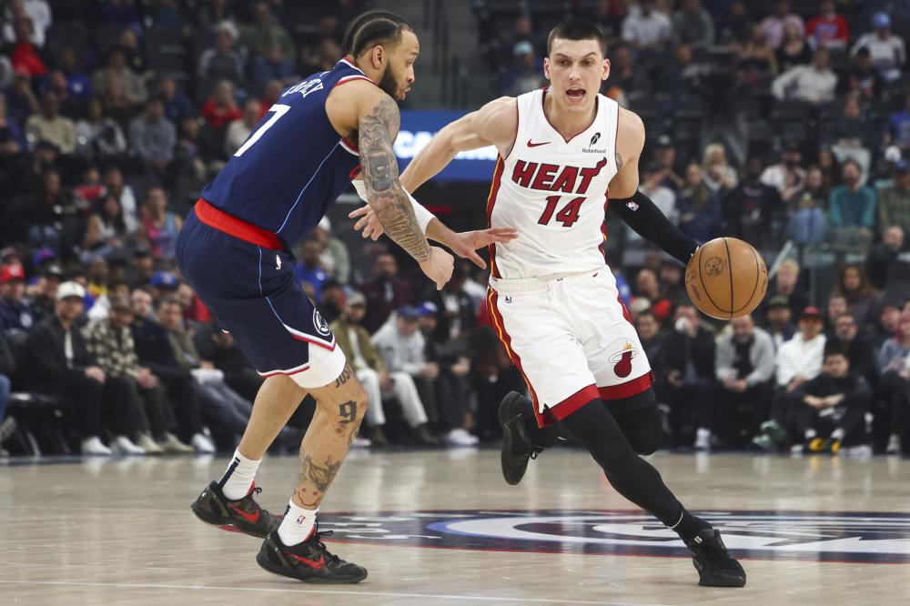 主打左后卫 主打左后卫