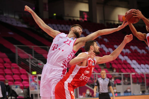 克与默滕斯 克与默滕斯