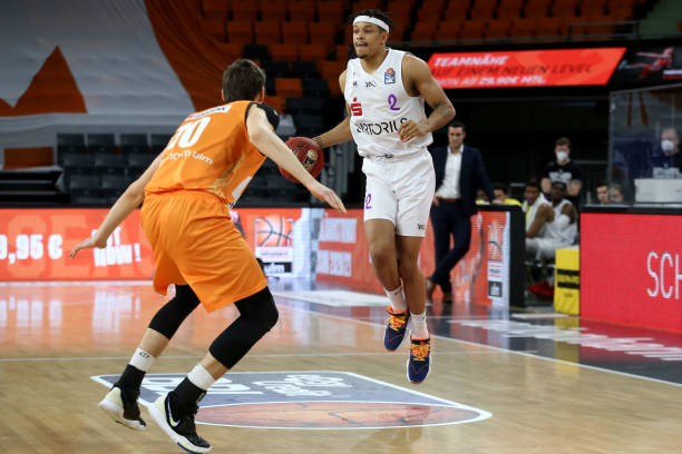 定了基础 定了基础