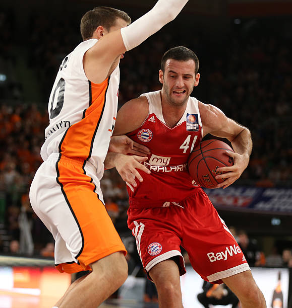 临着重重困 临着重重困