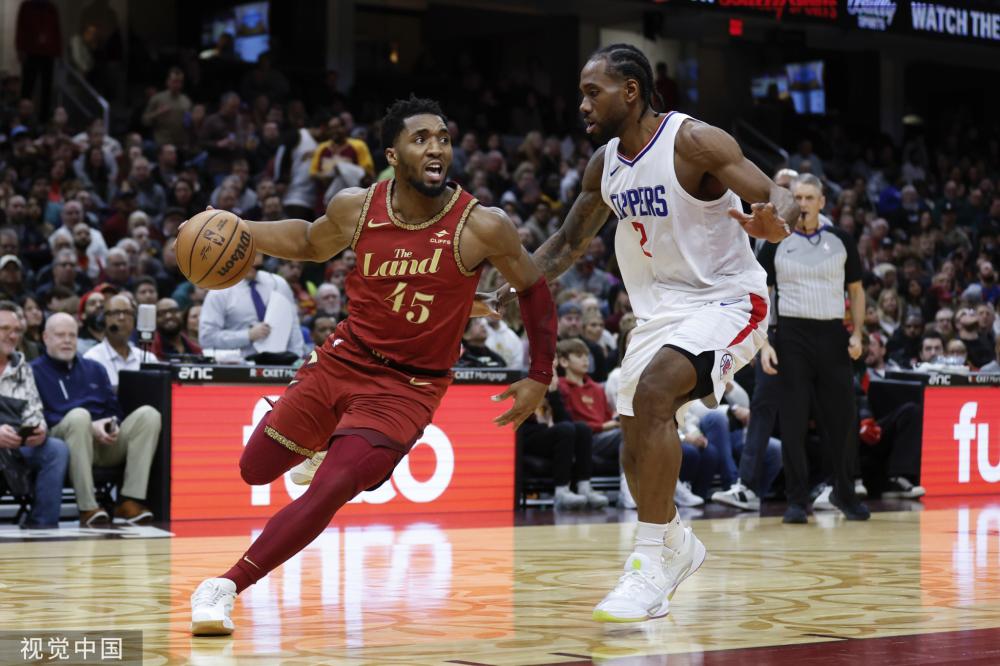 刻意拉大 刻意拉大